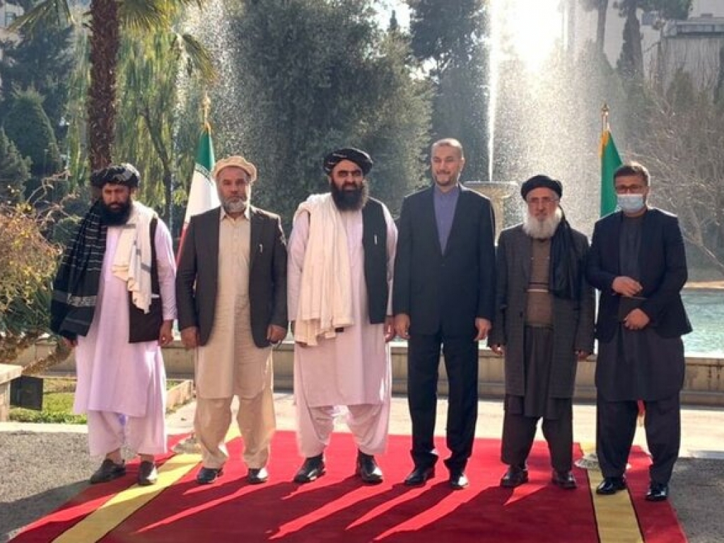 دیدار سرپرست وزارت خارجه طالبان با امیرعبداللهیان